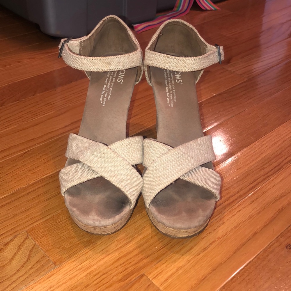 TOMS 🌵 summer wedges